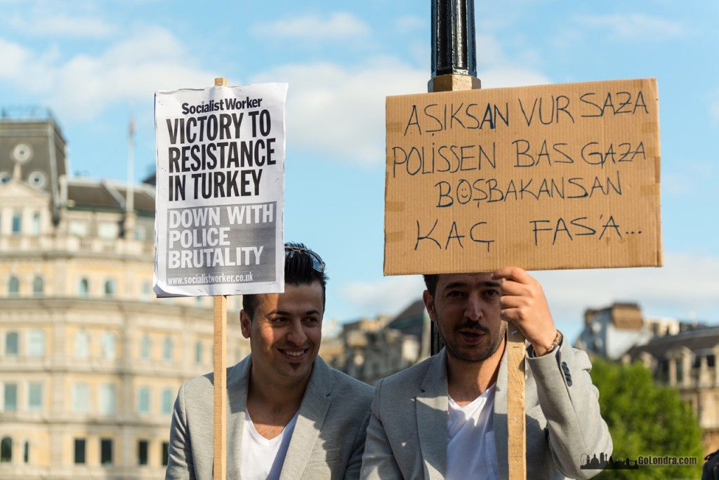 Ingiltere-Londra Protestolari - Occupygezi - Trafalgar Square (24)