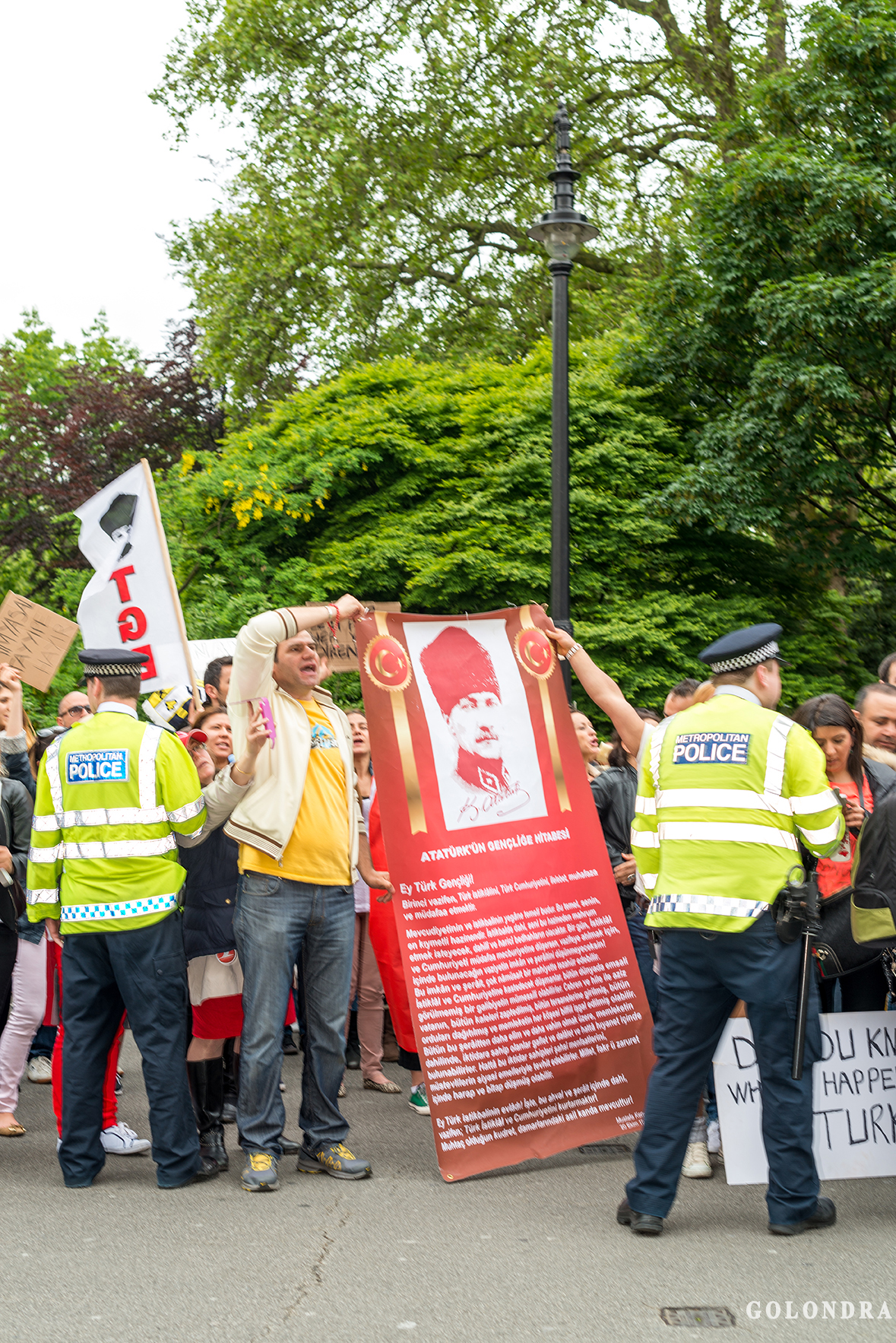 Protesting Turkish Government - Turk Hukumetini Protesto - Londra - London (46)