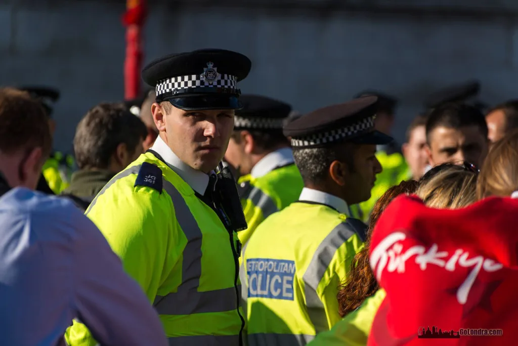 Ingiltere-Londra Protestolari - Occupygezi - Trafalgar Square (23)