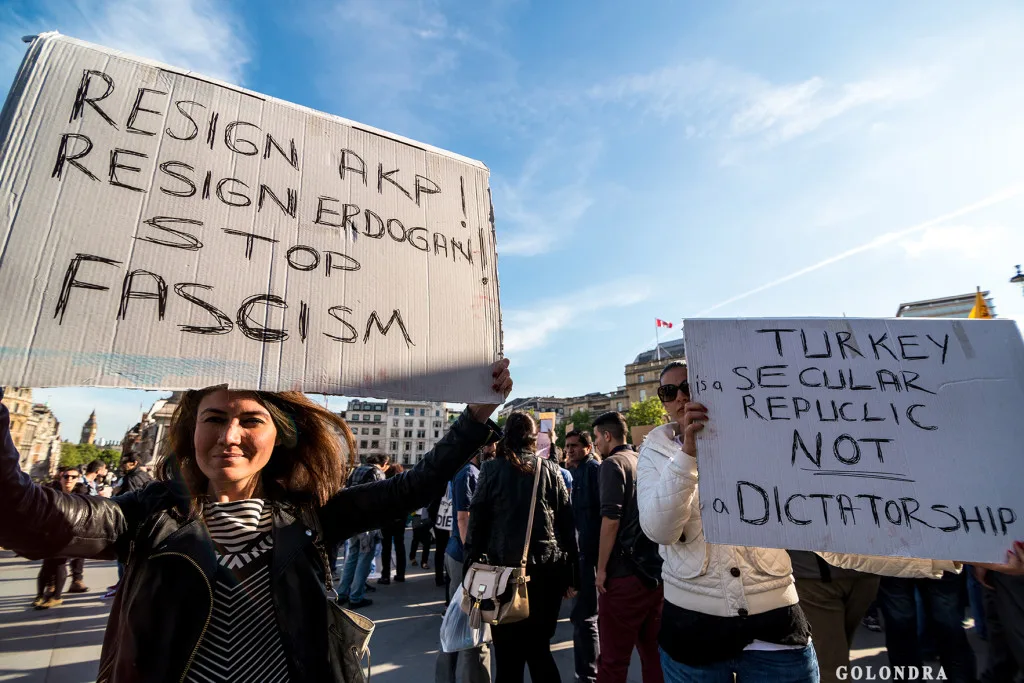Protests in London Trafalgar Square - Occupygezi (11)