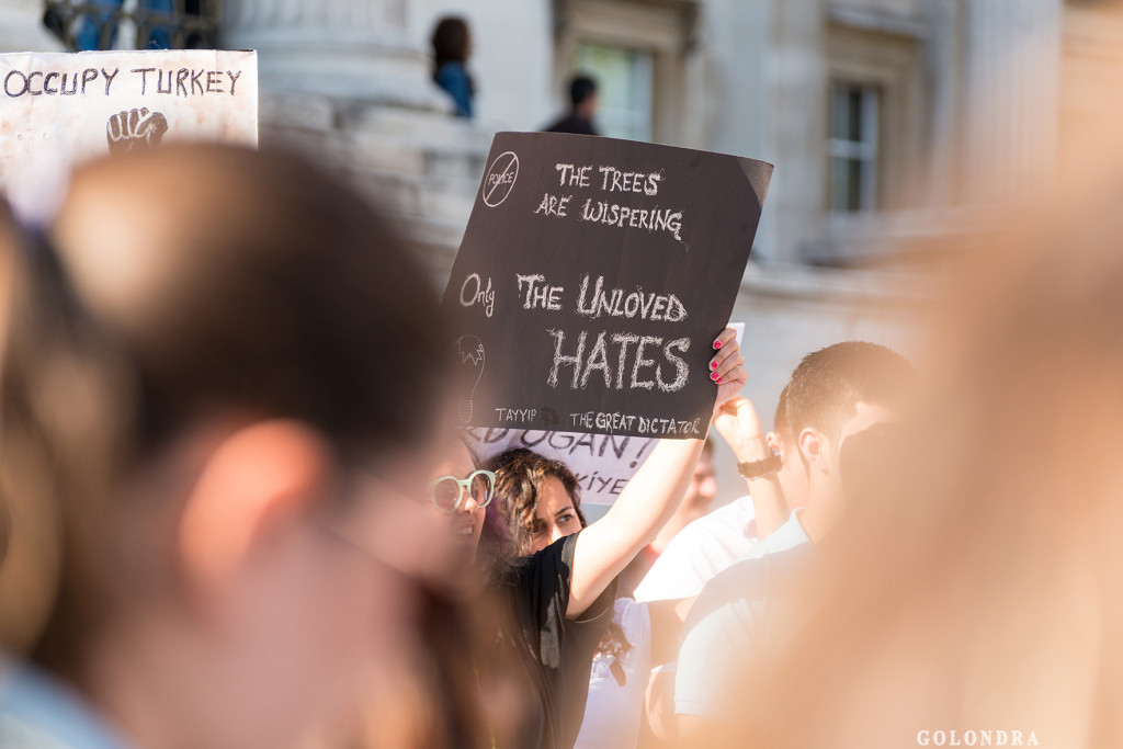 Protests in London Trafalgar Square - Occupygezi (3)
