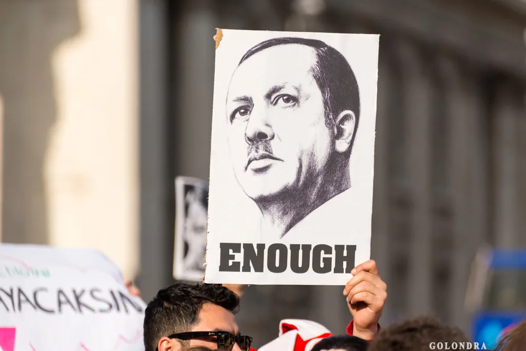 Protests in London Trafalgar Square - Occupygezi (6)