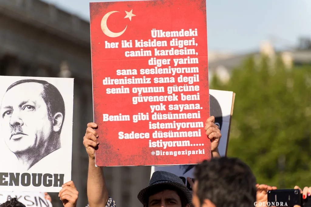 Protests in London Trafalgar Square - Occupygezi (7)