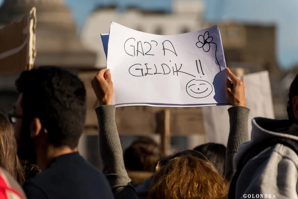 Protests in London Trafalgar Square - Occupygezi (9)