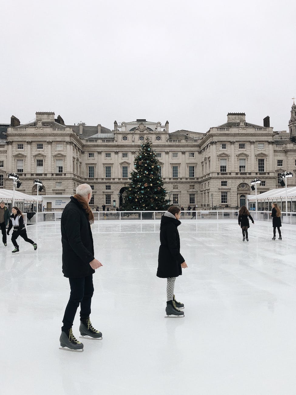 Londra'da açık hava buz pateni yapın